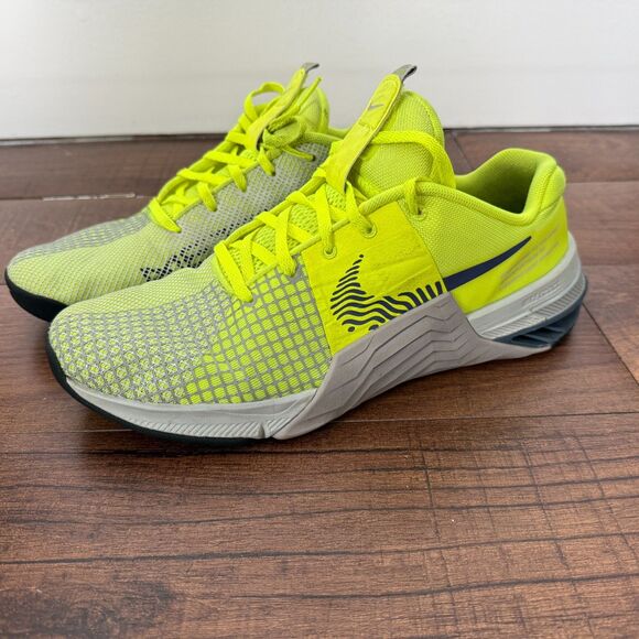 Nike Metcon 8 Mens Size 10 Volt Green Wolf Grey Photon Dust Sneaker DO9328-700 - Picture 1 of 8